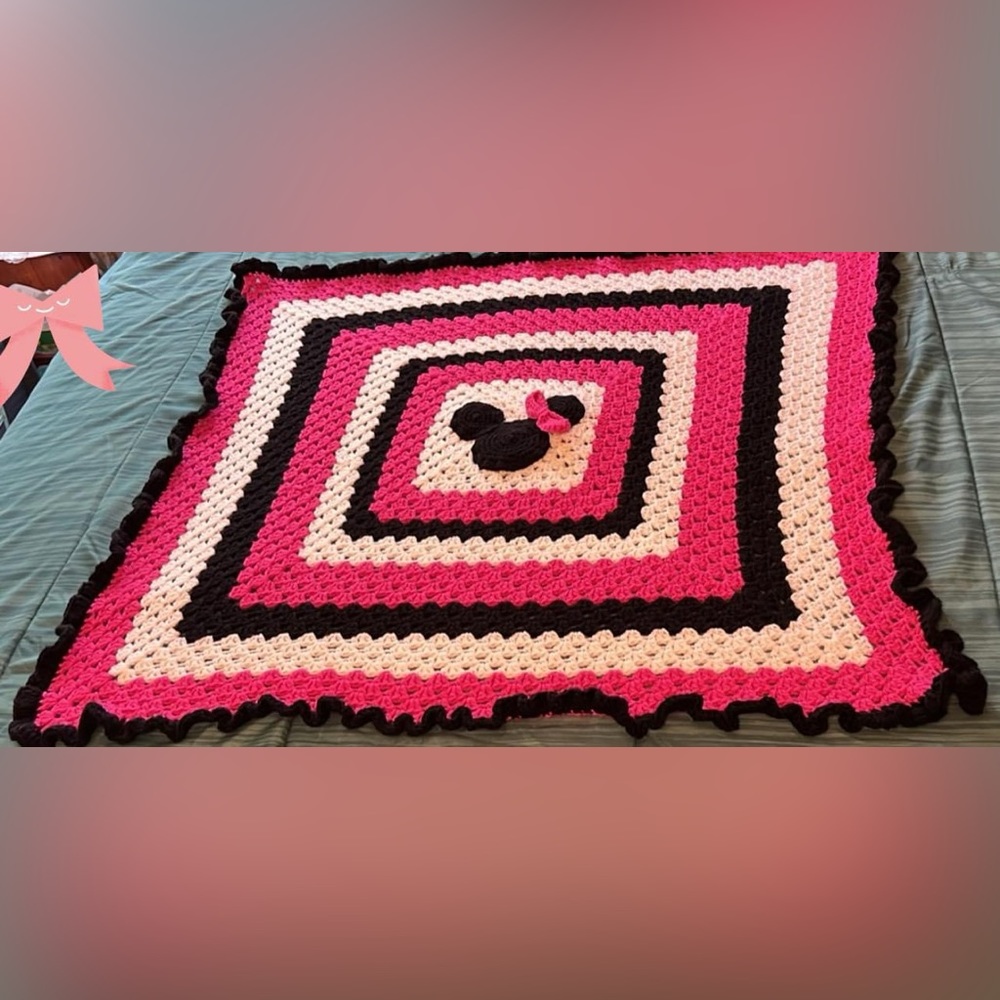 Crocheted Baby Blanket 🎀 Host pick!🔥
